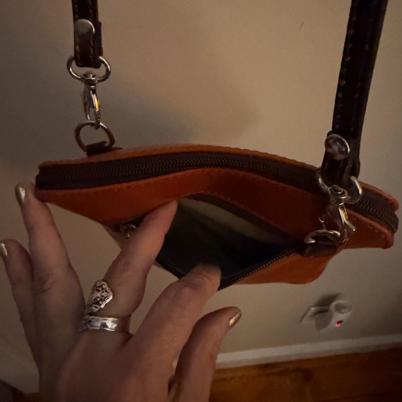 Vera Pelle Made in Italy Small Brown Leather Crossbody Bag - Picture 9 of 12